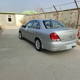 Nissan Sunny 2010