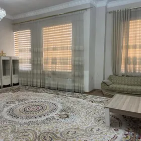 Аренда Элитка 5 ком. 2 этаж