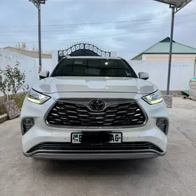 Toyota Highlander 2021