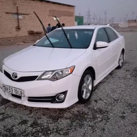Toyota Camry 2013