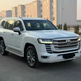 Toyota Land Cruiser 2024