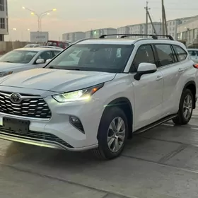 Toyota Highlander 2022