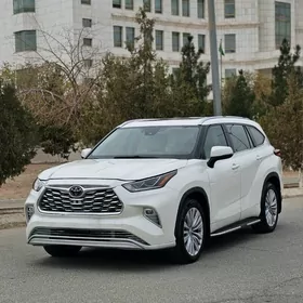 Toyota Highlander 2021
