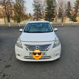 Nissan Versa 2011