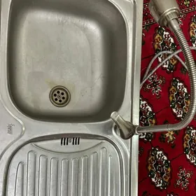 техника и раковина для кухни