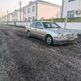 Mercedes-Benz E320 2001
