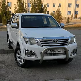 Toyota Hilux 2013