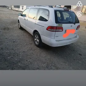 Toyota Sienna 2001