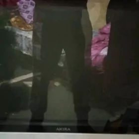 телевизор akira б/у работыет