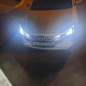 Hyundai Elantra 2020