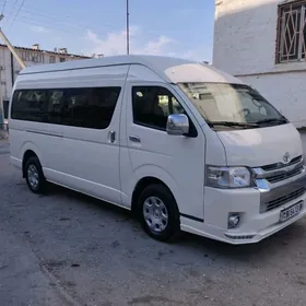 Toyota Hiace 2015
