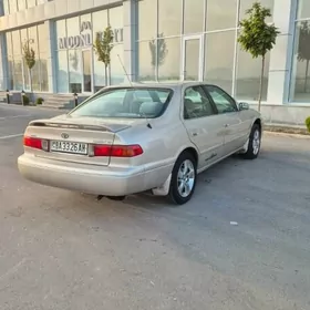 Toyota Camry 2000