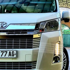 Syÿahat Tayota Hiace Hyzatylar