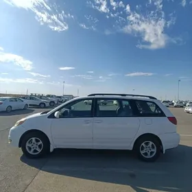 Toyota Sienna 2004