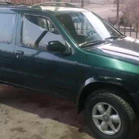 Nissan Pathfinder 1996