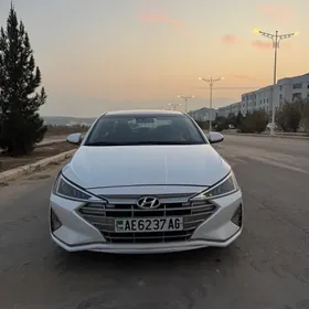 Hyundai Elantra 2019