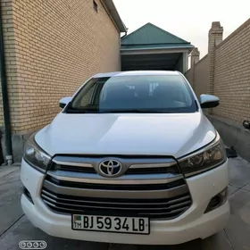 Toyota Innova 2021