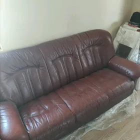 диван кожаный