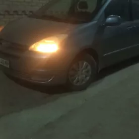 Toyota Sienna 2004