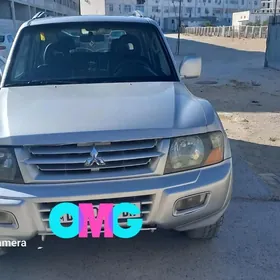 Mitsubishi Montero 2002