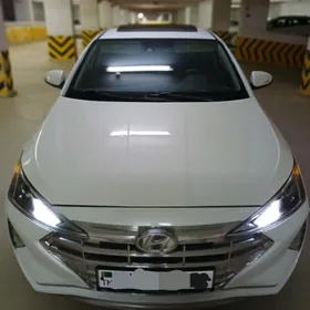 Hyundai Elantra 2019