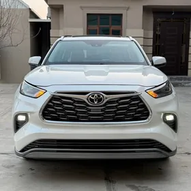Toyota Highlander 2021