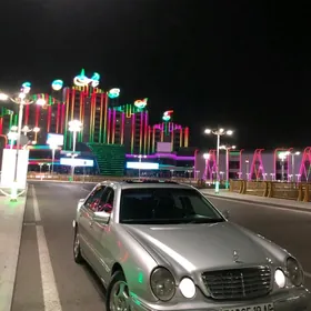 Mercedes-Benz E320 2000