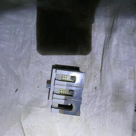 Üç fazaly tok awtomaty