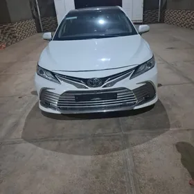 Toyota Camry 2020
