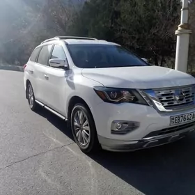 Nissan Pathfinder 2019