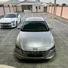 Hyundai Elantra 2022