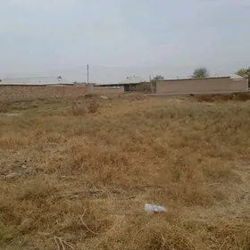 Mellek ýer / meýdan