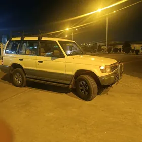Mitsubishi Pajero 1995