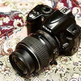 Nikon D3000 + 18-55 obyektiw