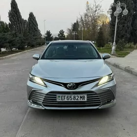 Toyota Camry 2022