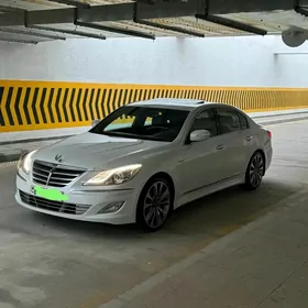 Hyundai Genesis 2013