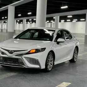 Toyota Camry 2022