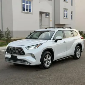 Toyota Highlander 2021