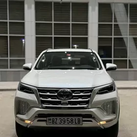 Toyota Fortuner 2021