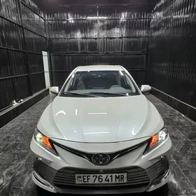 Toyota Camry 2022