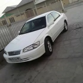 Toyota Camry 2000