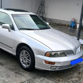 Mitsubishi Diamante 2002