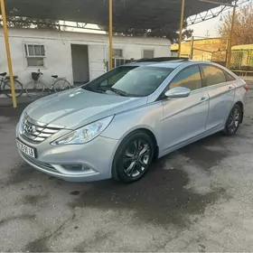 Hyundai Sonata 2011