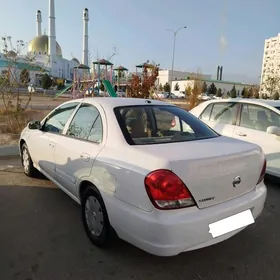 Nissan Sunny 2010