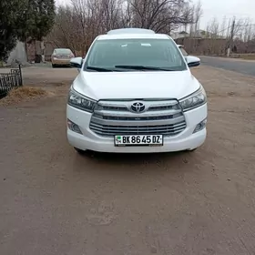 Toyota Innova 2021