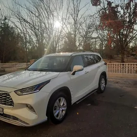 Toyota Highlander 2022