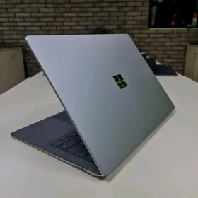 Microsoft Surface  i5-10 8/256