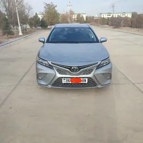 Toyota Camry 2020
