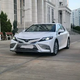 Toyota Camry 2021