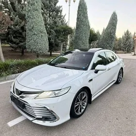 Toyota Camry 2021